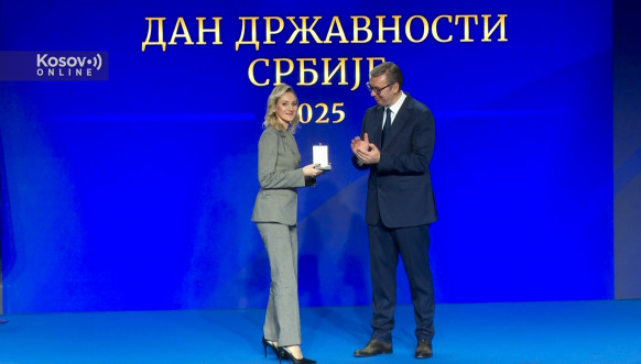 Dodela odlikovanja, doktorka iz Prištine