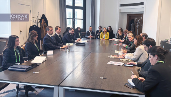 Đurić u Minhenu sa porodicama talaca u Gazi