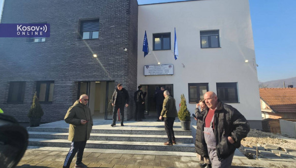 Kurti otvorio policijsku podstanicu u Lešku