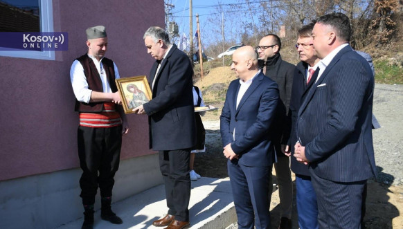 Srpska lista uručila ključeve od doma u Žitkovcu Srpska lista uručila ključeve od doma u Žitkovcu