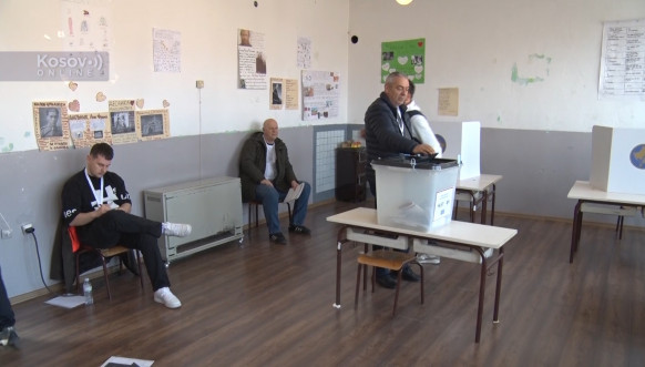 Biračka mesta u Velikoj Hoči i Orahovcu