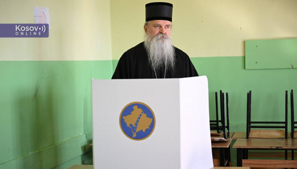 Mitropolit Teodosije glasao u Gračanici