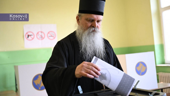Mitropolit Teodosije glasao u Gračanici