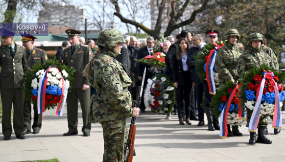 Delegacija MSP kod spomenika žrtvama bombardovanja u Tašmajdanskom parku Delegacija MSP kod spomenika žrtvama bombardovanja u Tašmajdanskom parku