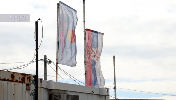 Zastave na pola koplja u srpskim sredinama na Kosovu