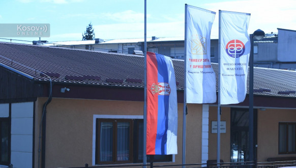 Zastave na pola koplja u srpskim sredinama na Kosovu