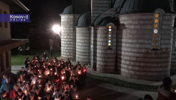 Leposavić, Ponoćna uskršnja liturgija