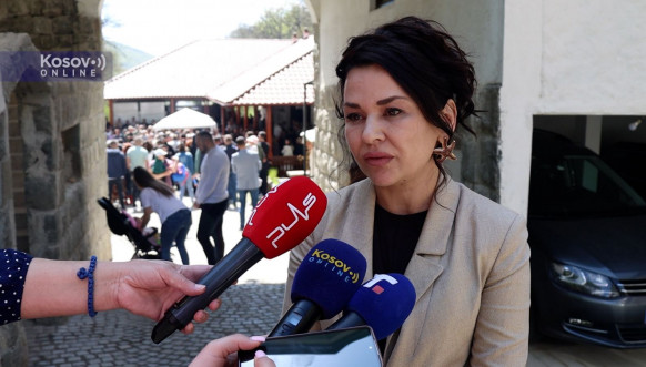 Milena Parlić na slavi Manastira Draganac