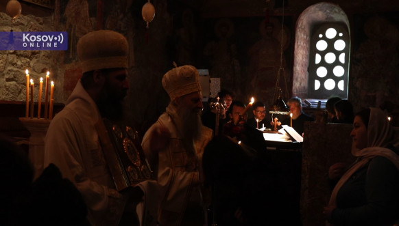 Patrijarh Porfirije služio liturgiju u Pećkoj patrijaršiji
