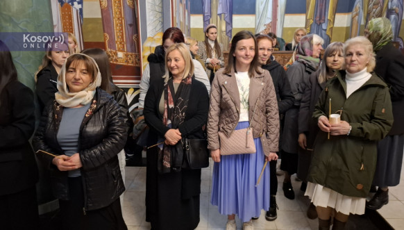 Severna Mitrovica, Ponoćna uskršnja liturgija