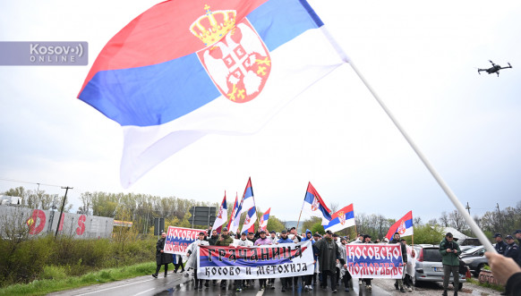 Srbi sa Kosova pešice stigli u Lazarevac