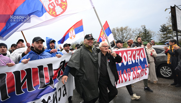 Srbi sa Kosova pešice stigli u Lazarevac