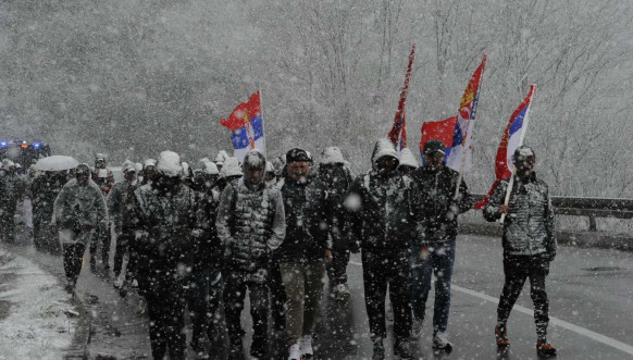 Srbi sa Kosova krenuli put Beograda Srbi sa Kosova krenuli put Beograda