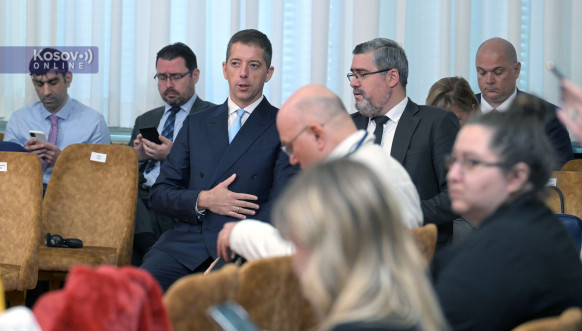 Vučić i Košta