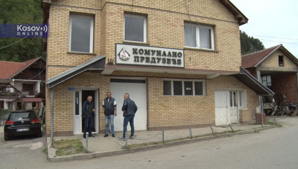 Jevtić sa radnicima Novog komunalnog preduzeća