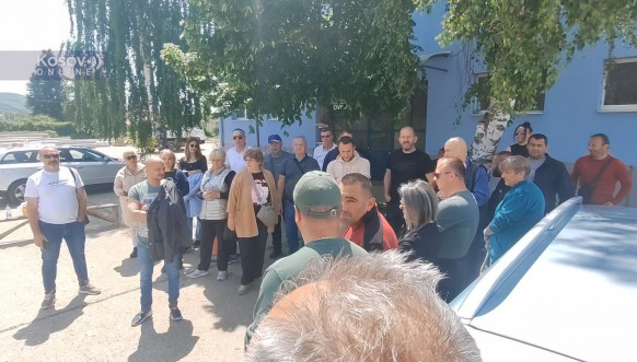 Radnici ispred Vodovoda