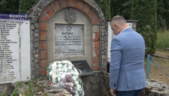 Dalibor Jevtić na polaganju venaca u Štrpcu Dalibor Jevtić na polaganju venaca u Štrpcu
