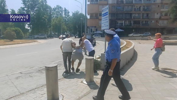 Policija u civilu privela Veljkovića