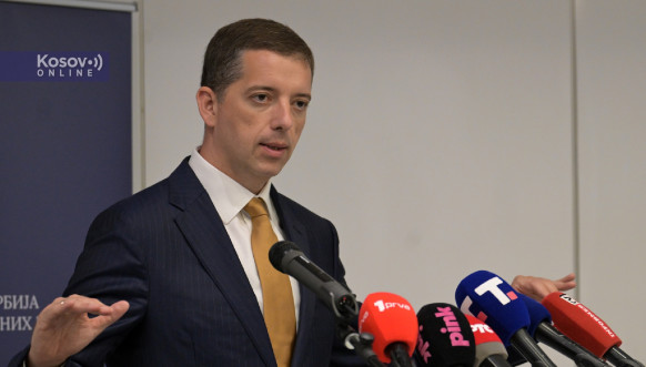 Đurić i Jovanović dočekali prve putnike sa e-vizama