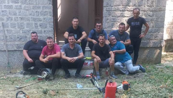 Akcija čišćenja crkvene porte u Đurakovcu Akcija čišćenja crkvene porte u Đurakovcu