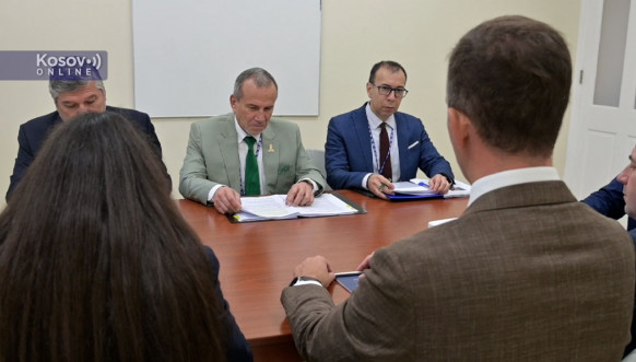 Marko Đurić sa ministrom spoljnih poslova Perua Elmerom Šialerom Salsedom