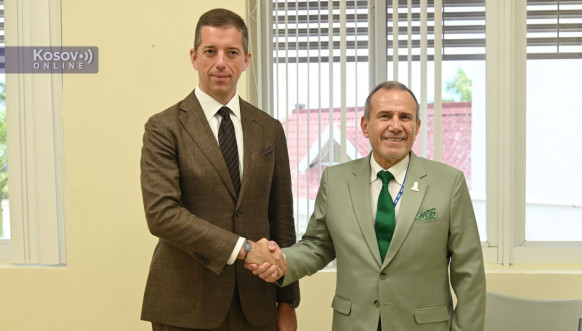 Marko Đurić sa ministrom spoljnih poslova Perua Elmerom Šialerom Salsedom