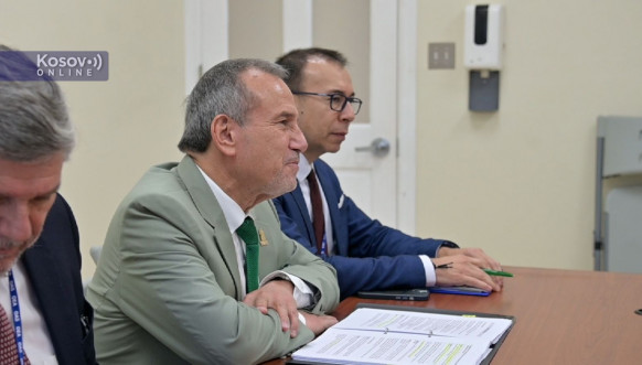 Marko Đurić sa ministrom spoljnih poslova Perua Elmerom Šialerom Salsedom