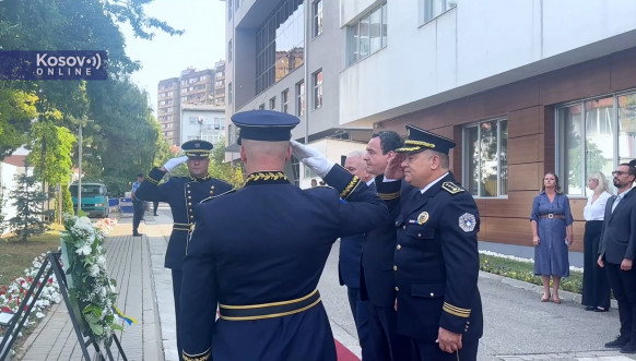 Aljbin Kurti na obeležavanju godišnjice poginulim policajcima