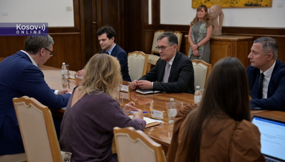 Bris Rokfej i Aleksandar Vučić