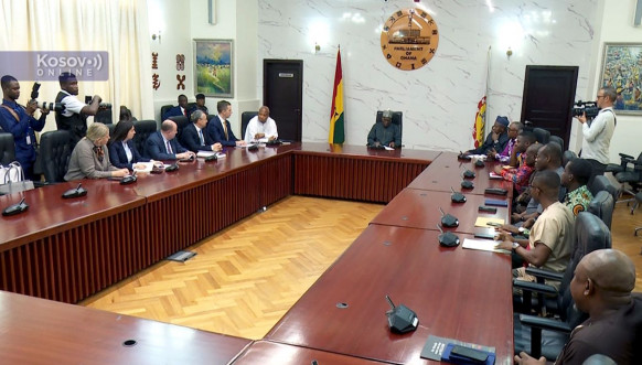 Đurić u Akri sa predsednikom Parlamenta Gane Đurić u Akri sa predsednikom Parlamenta Gane