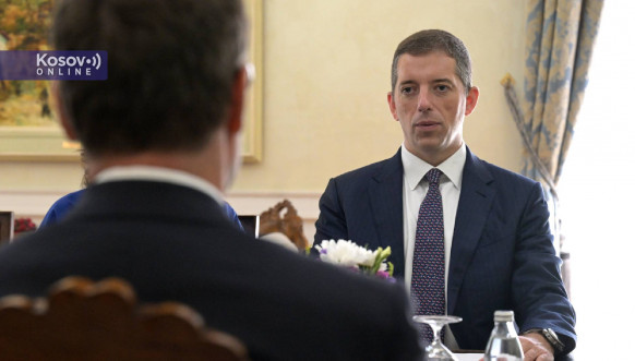 Marko Đurić sa Piterom Džordžom Trasvelom