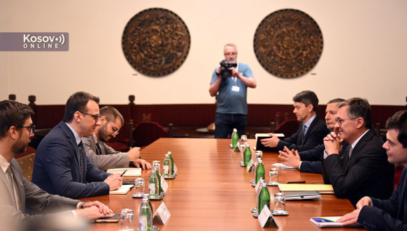 Petković i Rokfej Petković i Rokfej