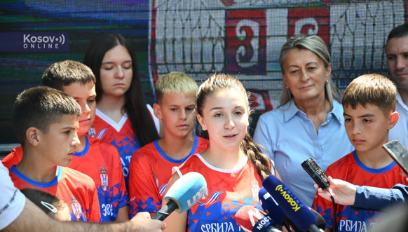 Deca sa Kosova u kampu Srbija te zove