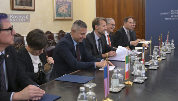 Nevena Jovanović sa ambasadorom EU i predstavnicima Kvinte