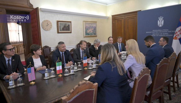 Nevena Jovanović sa ambasadorom EU i predstavnicima Kvinte
