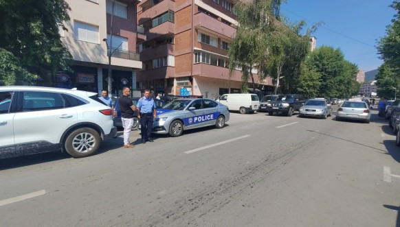 Iseljavanje porodice Janačković iz stana u Severnoj Mitrovici 