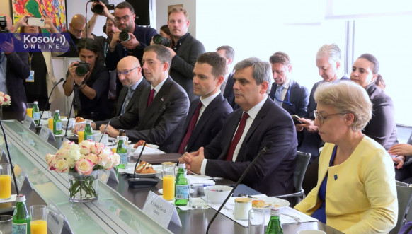 Đurić na sastanku