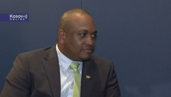 Sastanak ministra Ðurića sa šefom diplomatije Surinama Bouvom Sastanak ministra Ðurića sa šefom diplomatije Surinama Bouvom