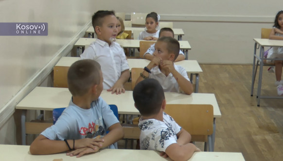 Prijem prvaka u Onovnoj školi SVeti Sava u Severnoj Mitrovici