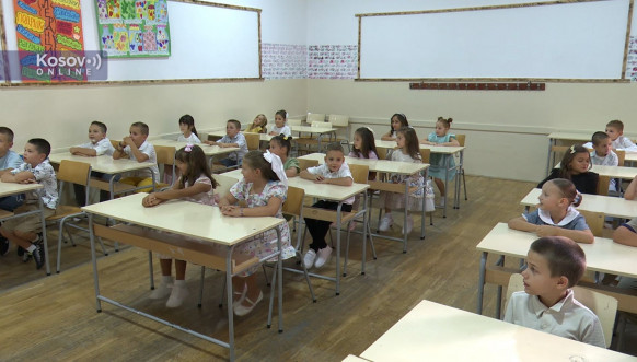 Prijem prvaka u Onovnoj školi SVeti Sava u Severnoj Mitrovici