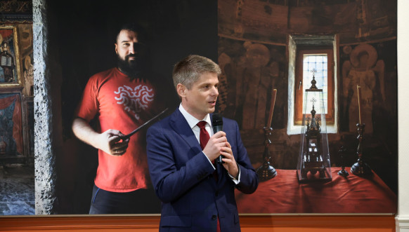 Arno Gujon otvara izlozbu u Parizu Arno Gujon otvara izlozbu u Parizu