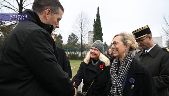 Ministar Đurić položio venac na Ratnom groblju Komonvelta