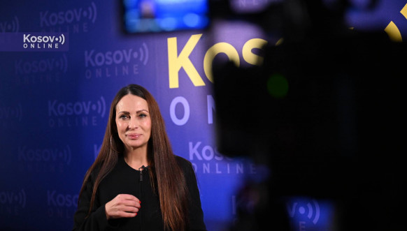 Jelica Kovačević, predstava Crveno i zlatno