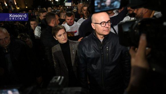Srbi sa Kosova dočekani ispred Doma Narodne skupštine Srbije