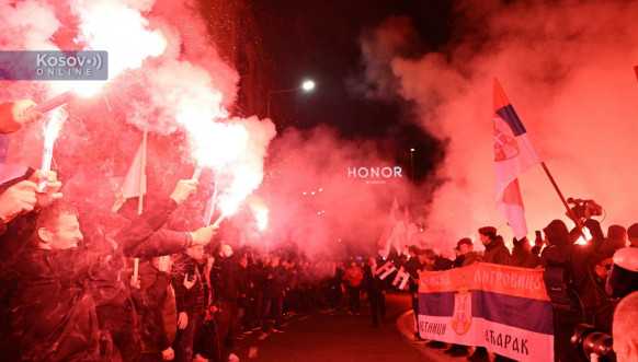 Srbi sa Kosova dočekani ispred Doma Narodne skupštine Srbije
