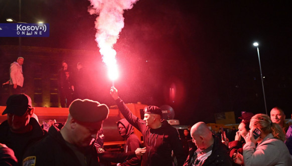 Srbi sa Kosova dočekani ispred Doma Narodne skupštine Srbije
