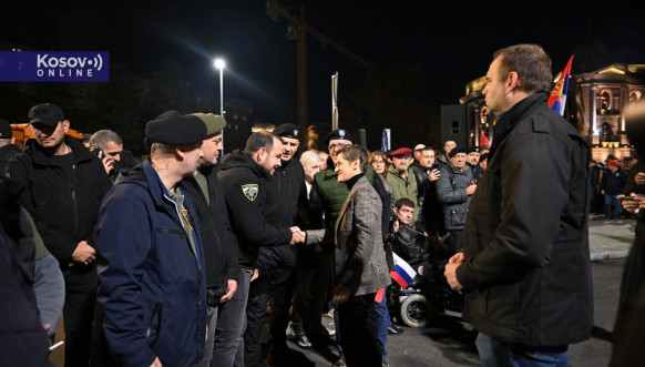 Srbi sa Kosova dočekani ispred Doma Narodne skupštine Srbije
