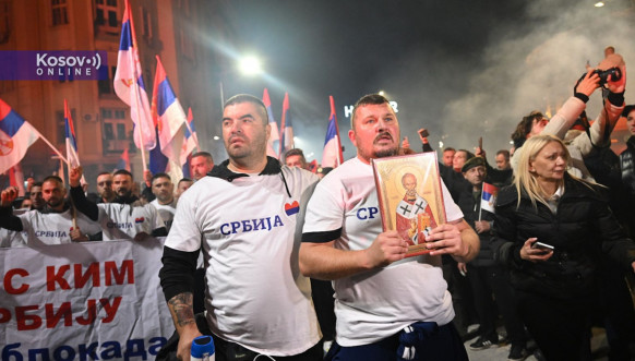 Srbi sa Kosova dočekani ispred Doma Narodne skupštine Srbije
