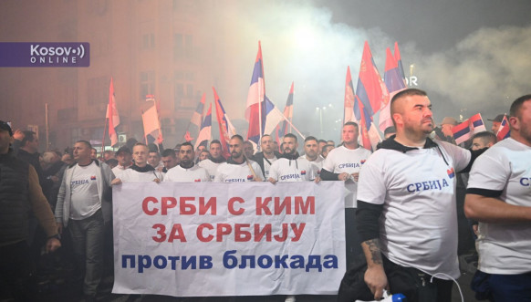 Srbi sa Kosova dočekani ispred Doma Narodne skupštine Srbije