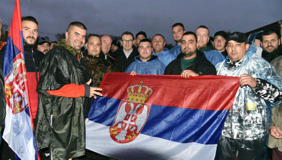 Srbi pešaci sa Kosova 